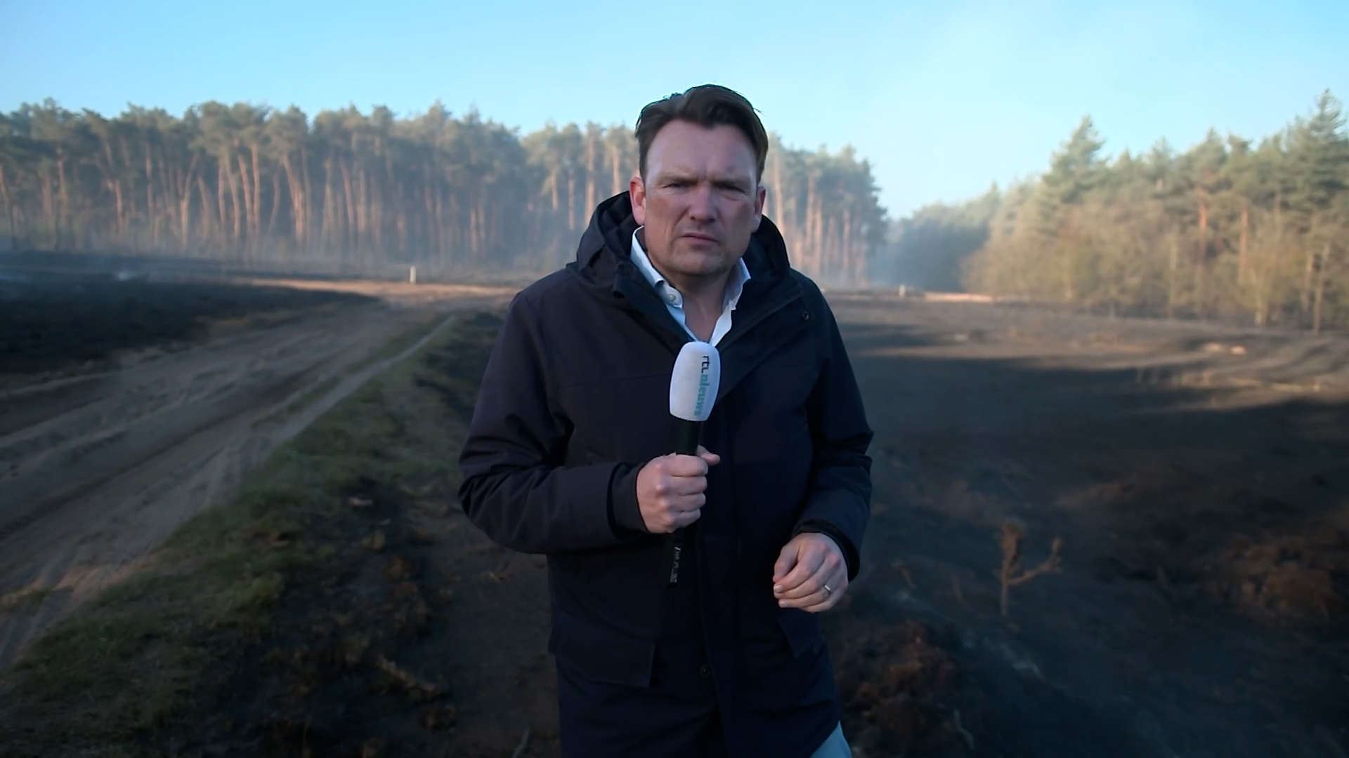 Brand bij Weert en Budel nog niet uit: ‘Overal smeulende hoopjes’