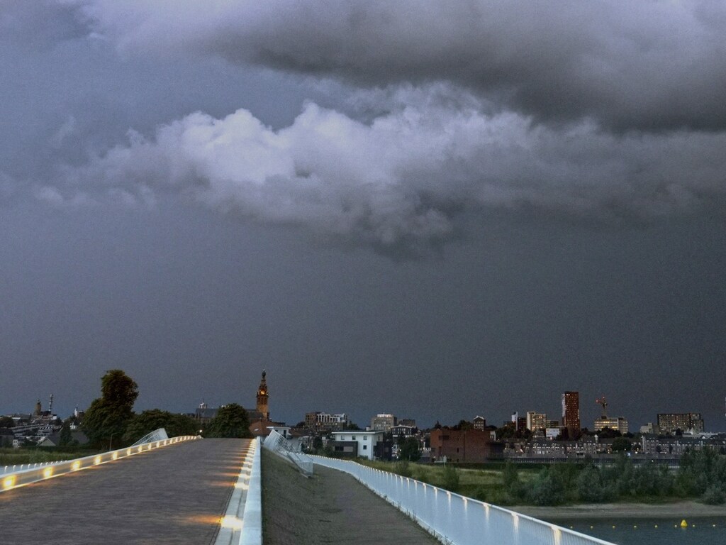 Code jaune pour orages et fortes pluies : les Pays-Bas sous la menace de violentes intempéries — image 2