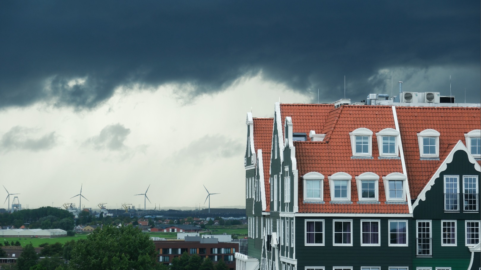 Vooral vanavond (stevige) onweersbuien, code geel in bijna hele land