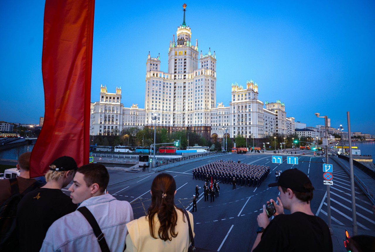 Rusia quiere una breve pausa en los combates en torno al Día de la Victoria, Ucrania propone una pausa más larga