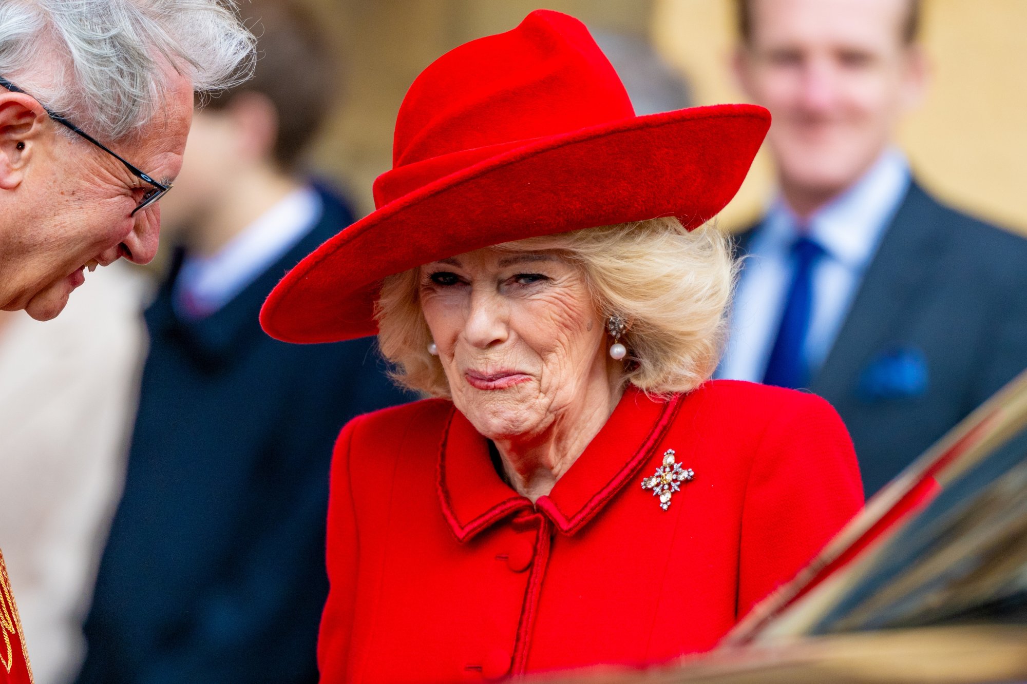 Koningin Camilla ontvangt bijzonder cadeau met kroningsportret 