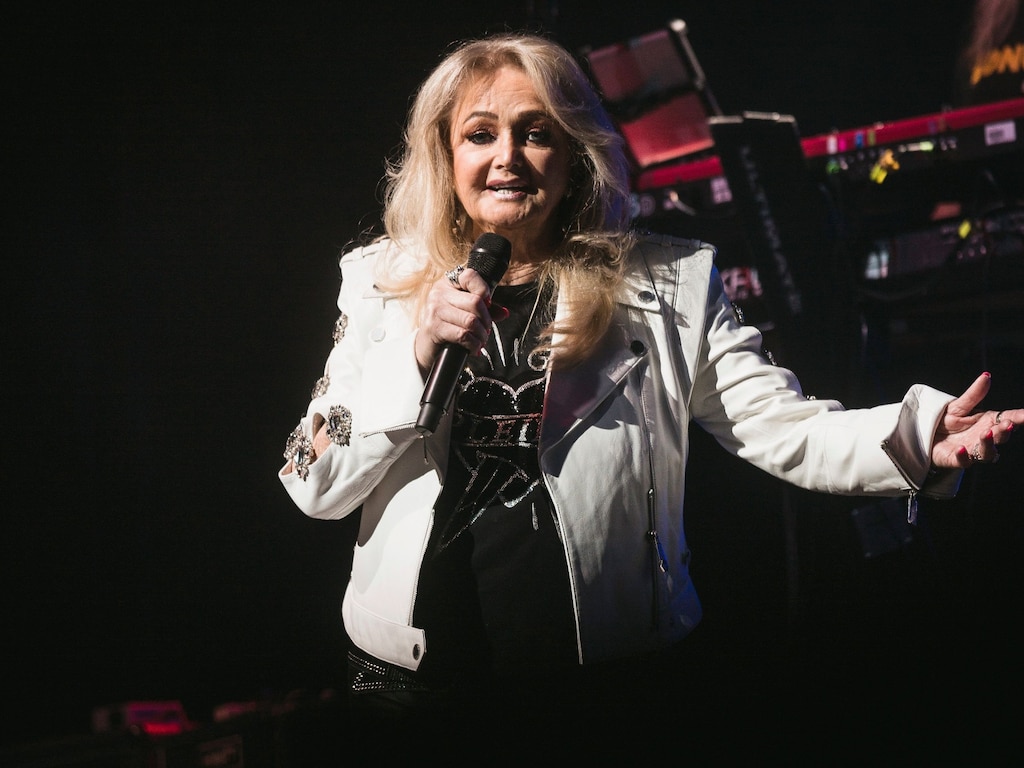 Zangeres Bonnie Tyler tijdens een optreden