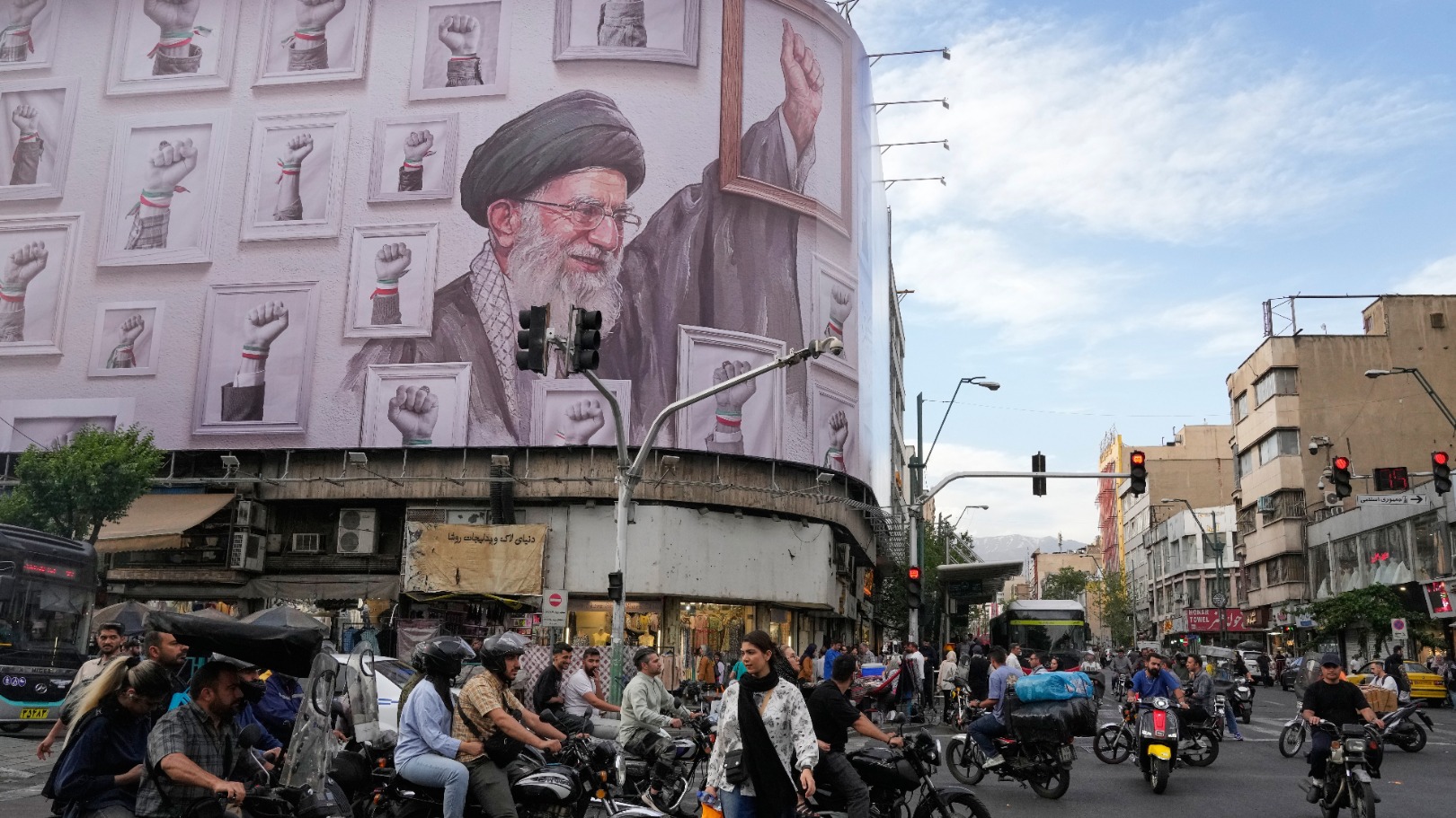 In Iran is het geen vrede, maar ook geen oorlog: 'Heel vreemde situatie'