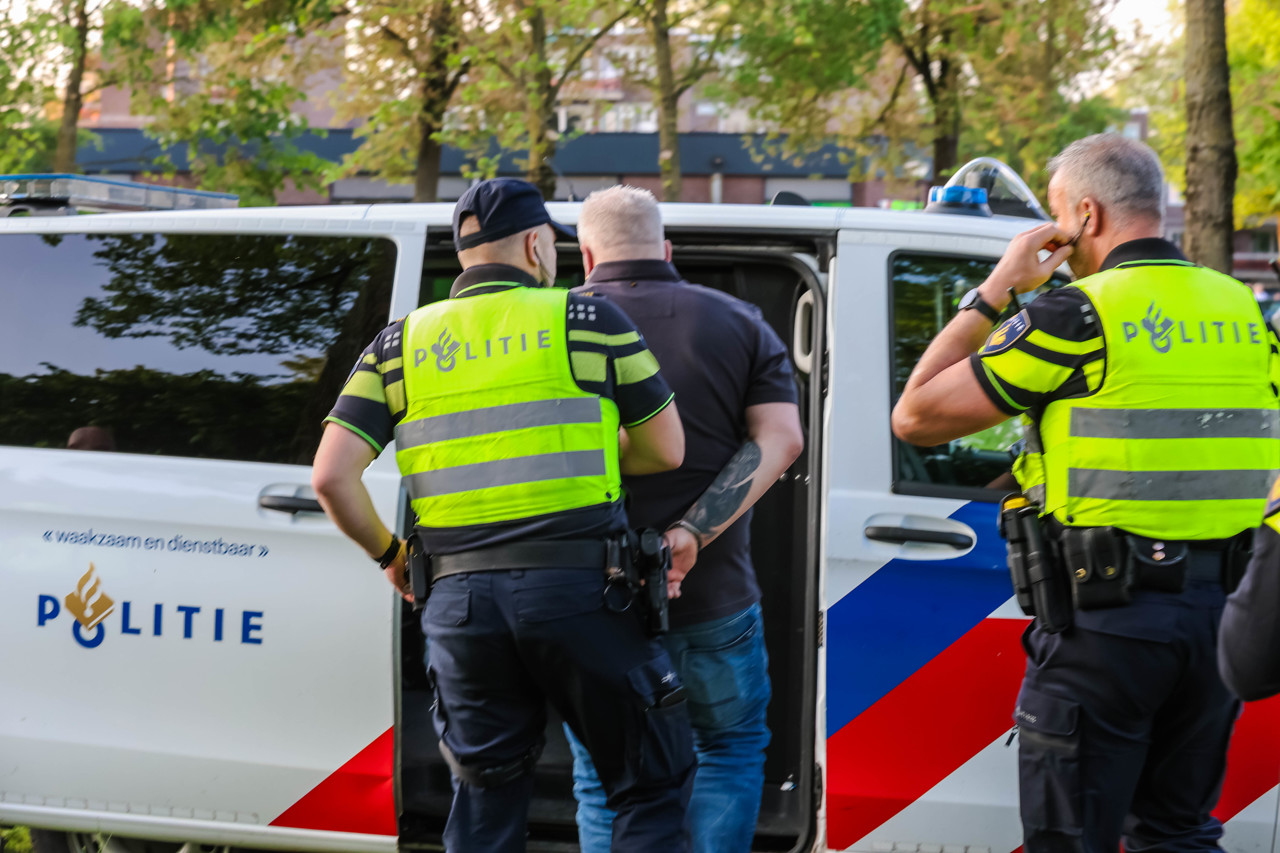 Demonstratie tegen azc in Apeldoorn loopt uit op rellen, 26 mensen opgepakt