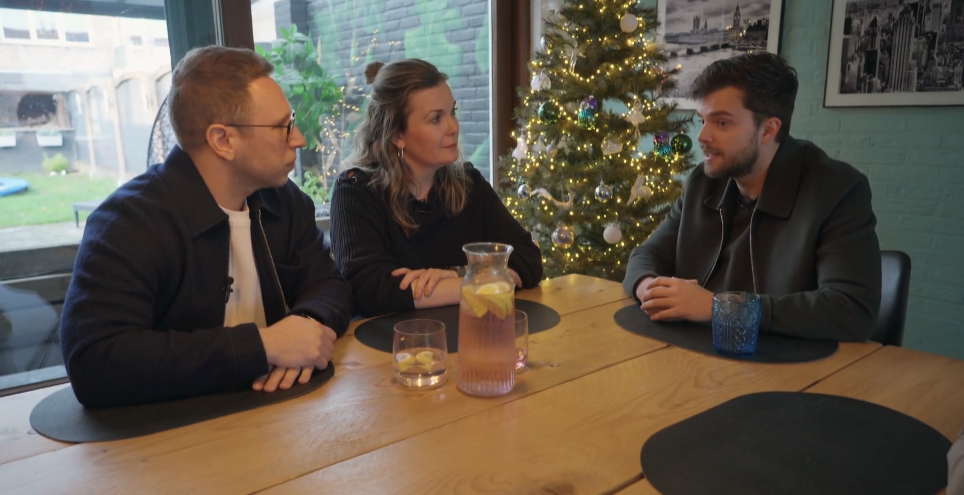 Buddy Vedder spreekt groot samengesteld gezin streng toe in Kopen Zonder Kijken: 'Jullie hebben een urgentie'