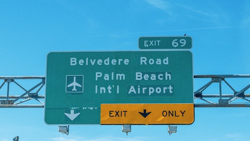 Wie naar Florida vliegt, kan gaan landen op President Donald J. Trump International Airport