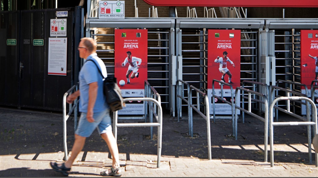 Zorgen om ticketsysteem met ID-kaart in voetbalstadions, KNVB is enthousiast