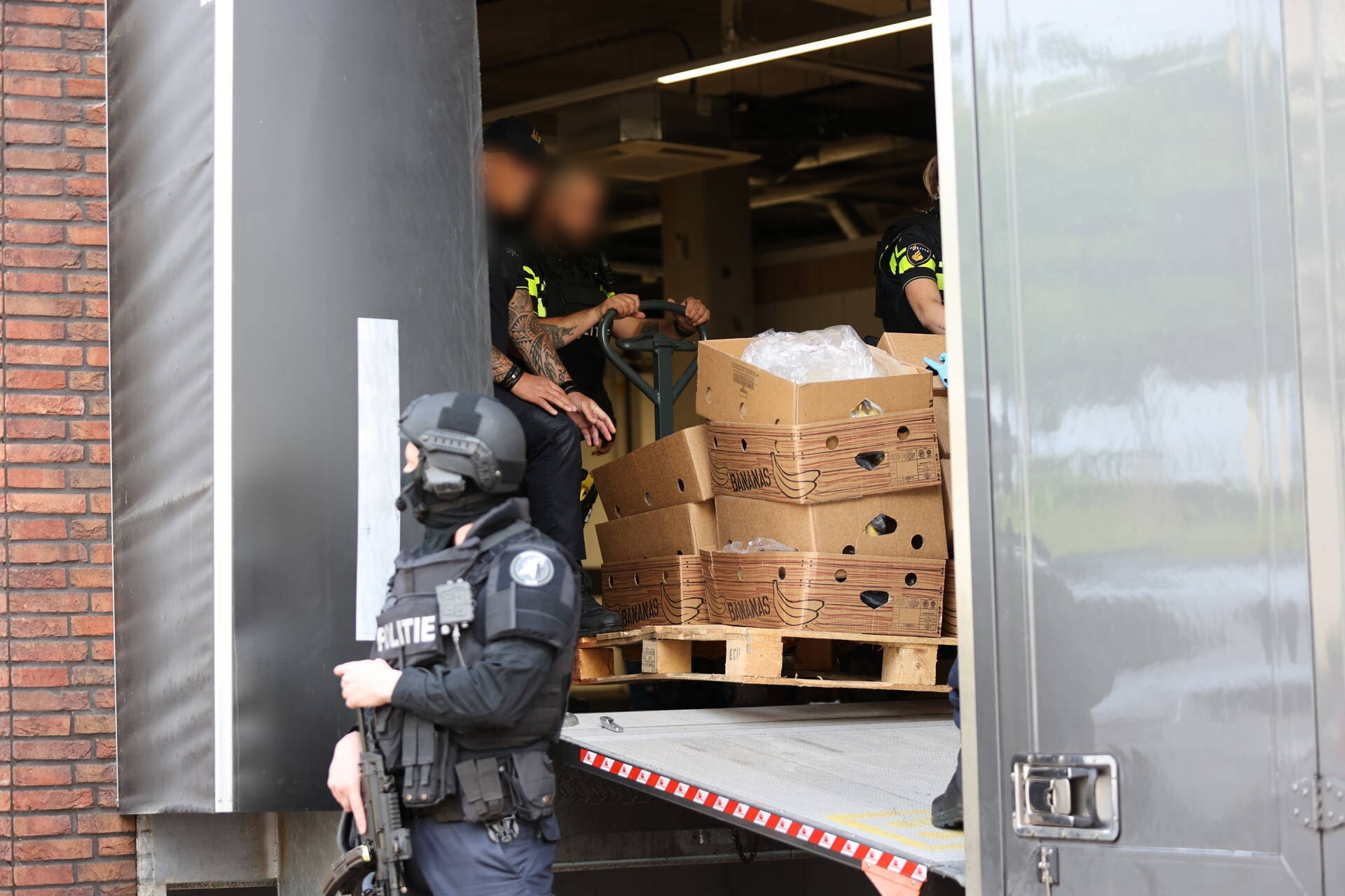 Drugs gevonden tussen fruit bij Lidl-supermarkten in Brabant