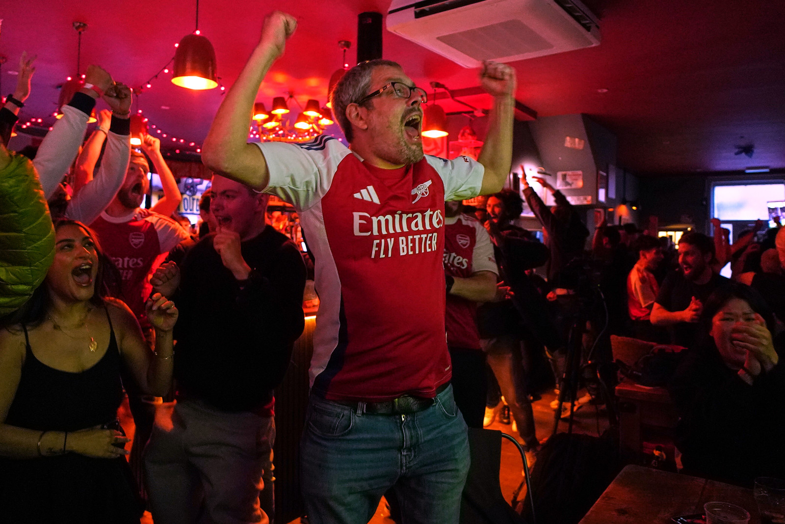 Arsenal grijpt Engelse landstitel na puntenverlies Manchester City