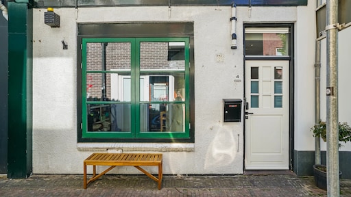 Funda-vondst: knus huis blijkt riante woning met enorm glazen dak