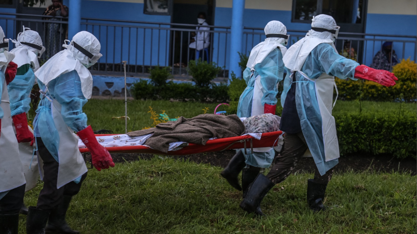 Aantal vermoedelijke ebolabesmettingen in Congo loopt op tot bijna 750