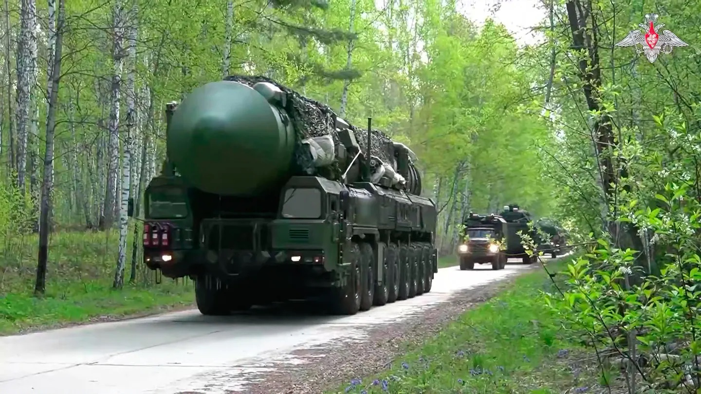 Rusland en Belarus oefenen met nucleaire wapens: afschrikking of afleiding? 