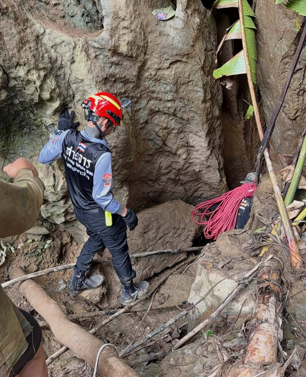 Zeven mensen vast in grot Laos, zochten naar goud