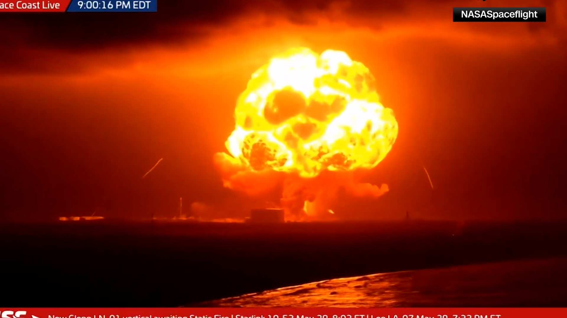 Enorme vuurbal door ontploffing Blue Origin-raket: 'Hele zware dag'
