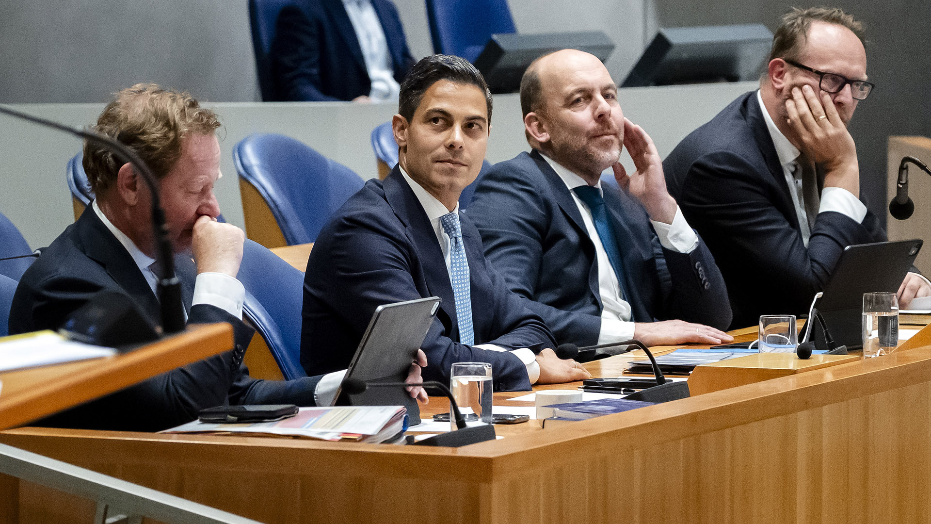 Vertrouwen in kabinet Jetten gekelderd: 'Het is een bende'