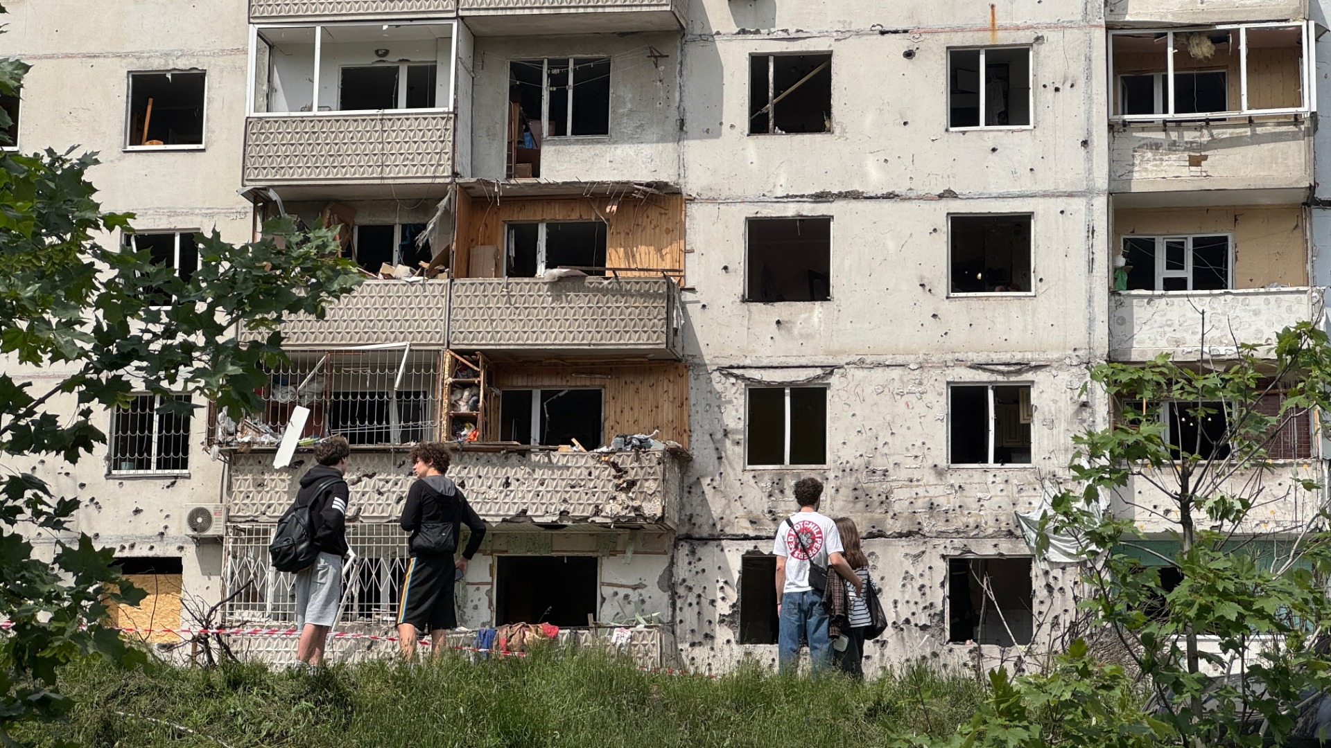 Inwoners van Kyiv vertellen over heftige aanval: 'Dit was juist een rustige wijk'