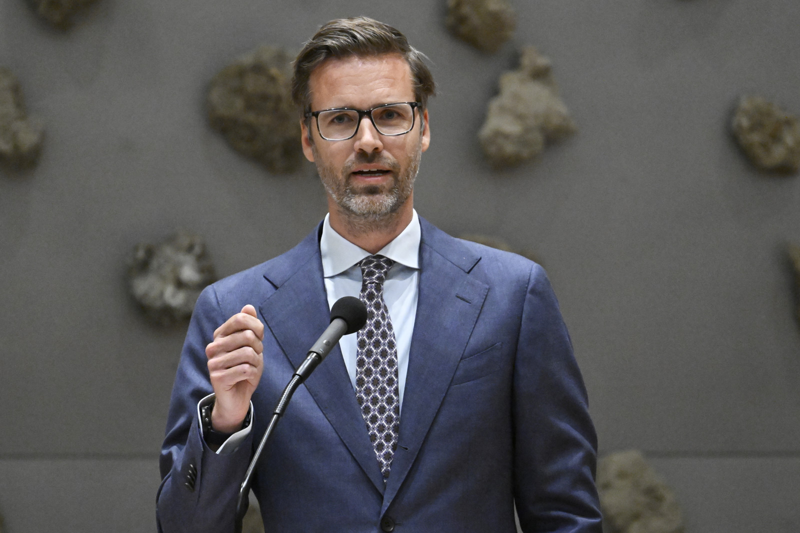 Minderheidskabinet trekt extra geld uit voor ontwikkelingssamenwerking, steun van PRO voor begroting