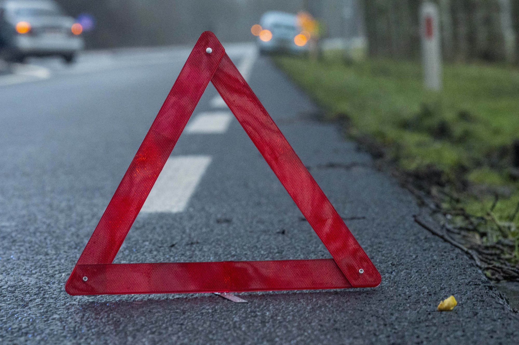 België schaft verplichte gevarendriehoek af, omdat die te gevaarlijk is