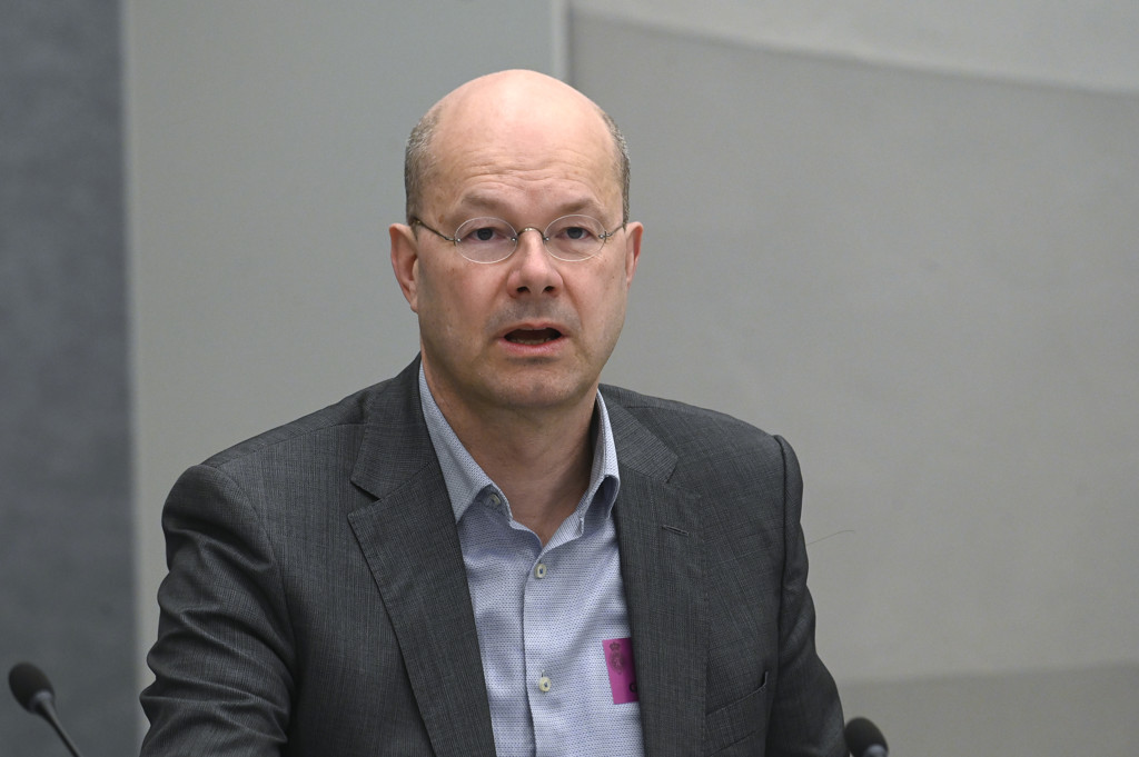 Wat moet je melden aan je werkgevers over je verleden?