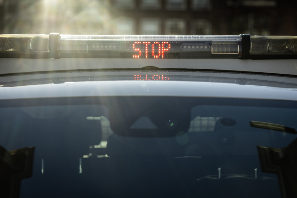 Met 240 km/u over de A2 en weggevlucht: rijbewijs en auto kw