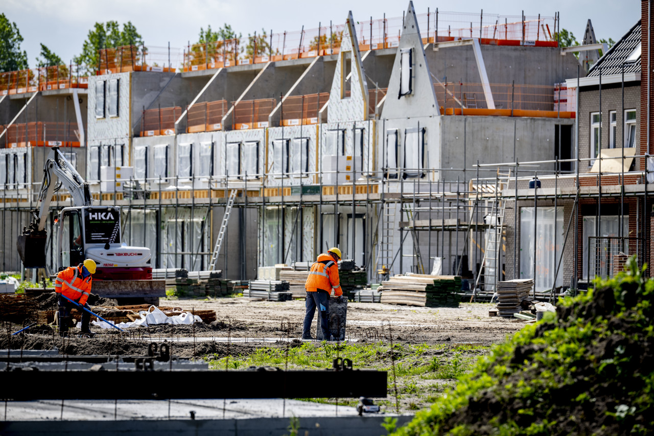 Nederland loopt duizenden nieuwe woningen mis om w