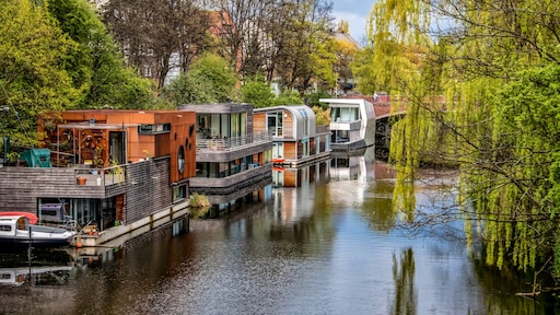 'Wat kan hier eigenlijk tegenop?' Nederlanders kiezen voor wonen op water