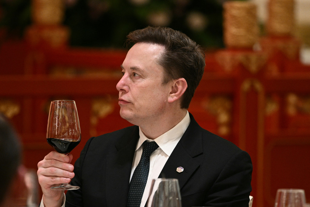 Elon Musk wordt morgen waarschijnlijk 's werelds eerste bilj