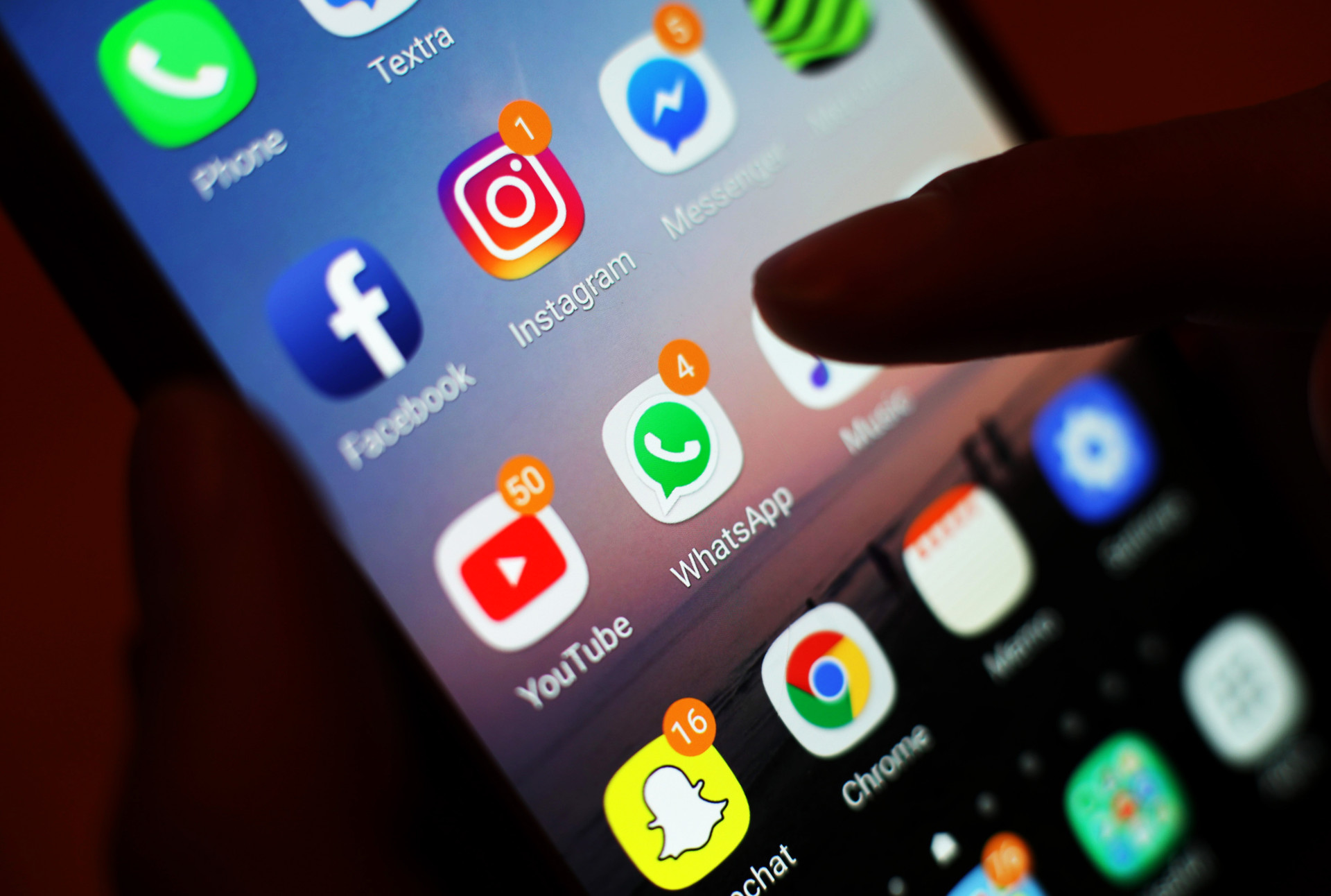 Canada scherpt regels aan: mogelijk verbod op sociale media 