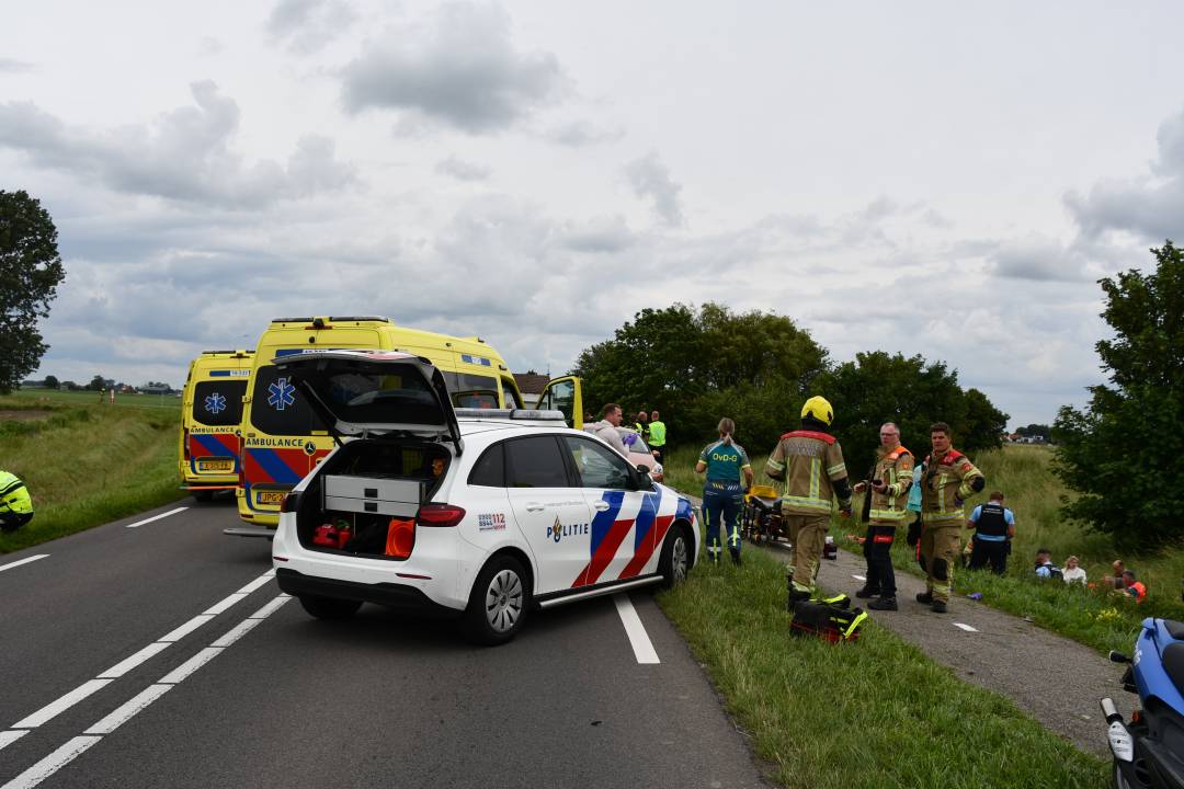 Auto rijdt groep fietsers aan in Zeeuwse plaats Vogelwaarde: meerdere gewonden