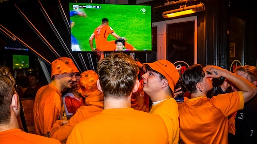 Shirt Nederlands elftal werd op veel tv's oranje vlek, experts leggen uit