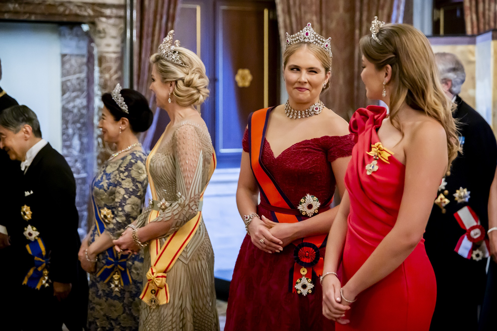 Veelzeggende knipoog van prinses Amalia helpt Ariane door spannend moment