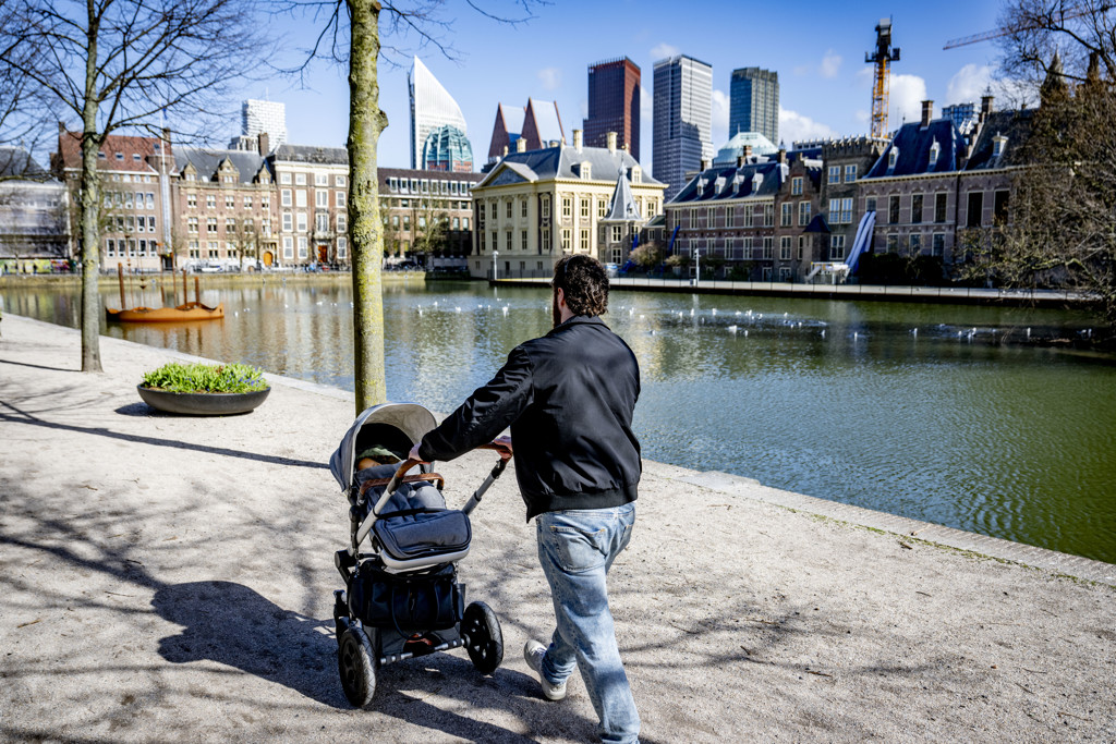 Lekker vaderen: bijna alle vaders nemen verlof op na geboorte kind