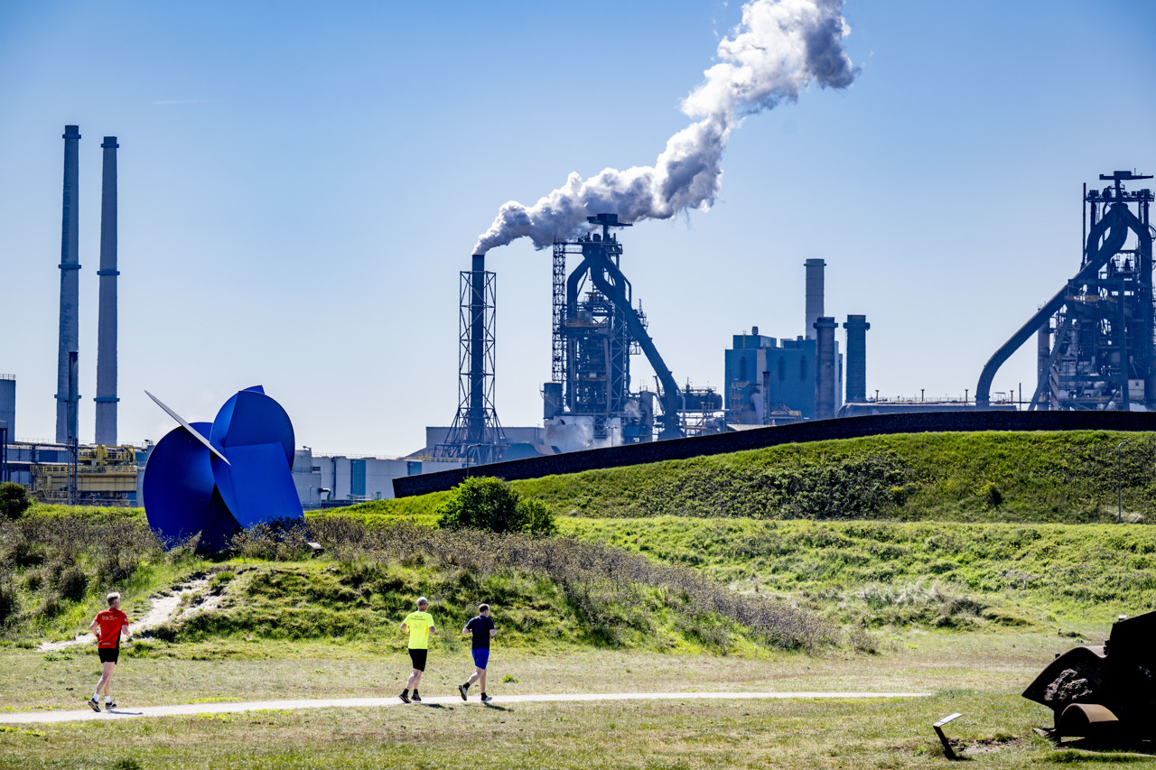 Actiegroep sleept Staat voor rechter om miljarden Tata Steel