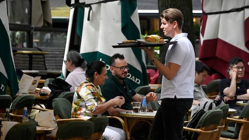 Horeca lokt gasten met kortingen tot 50 procent tijdens hitte