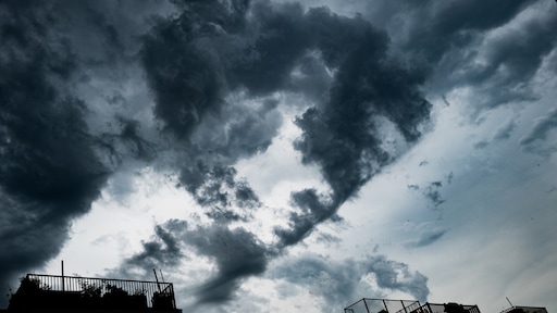 Hitte vanuit westen verdreven, vanavond code oranje om onweer