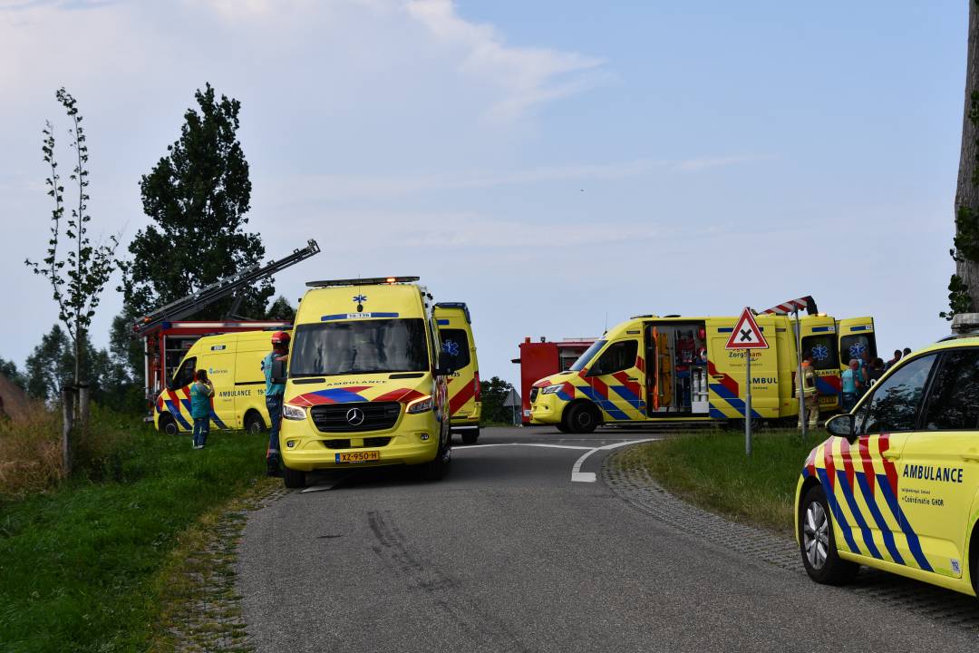 Vijf mensen naar ziekenhuis na botsing in Terneuzen 