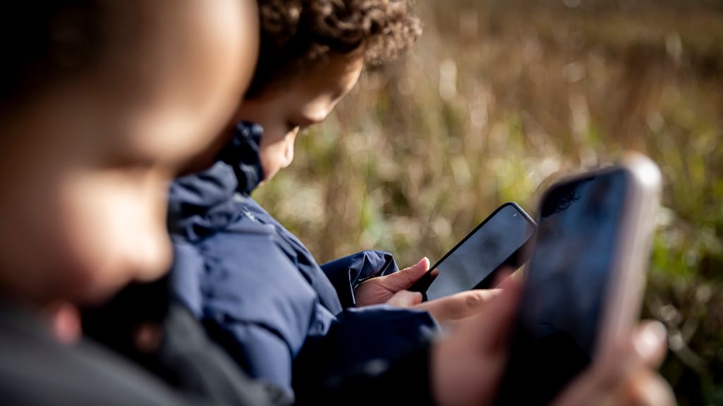 Image for the article: Australië scherpt verbod op sociale media voor kinderen aan, boete verdubbeld