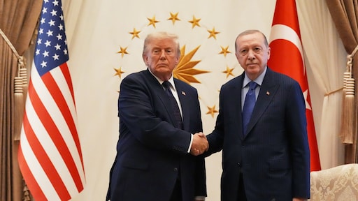 Trump blijft bij NAVO-top klagen over bondgenoten, ondanks alle moeite