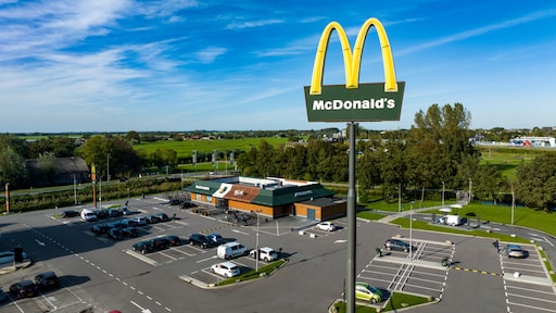 McDonald's vangt bot bij rechter: geen 30 meter hoge M langs snelweg
