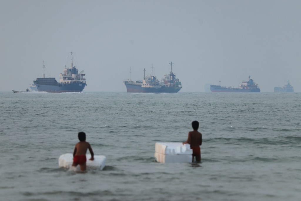 VS treft doelen in Iran na aanvallen op tankers in Straat van Hormuz