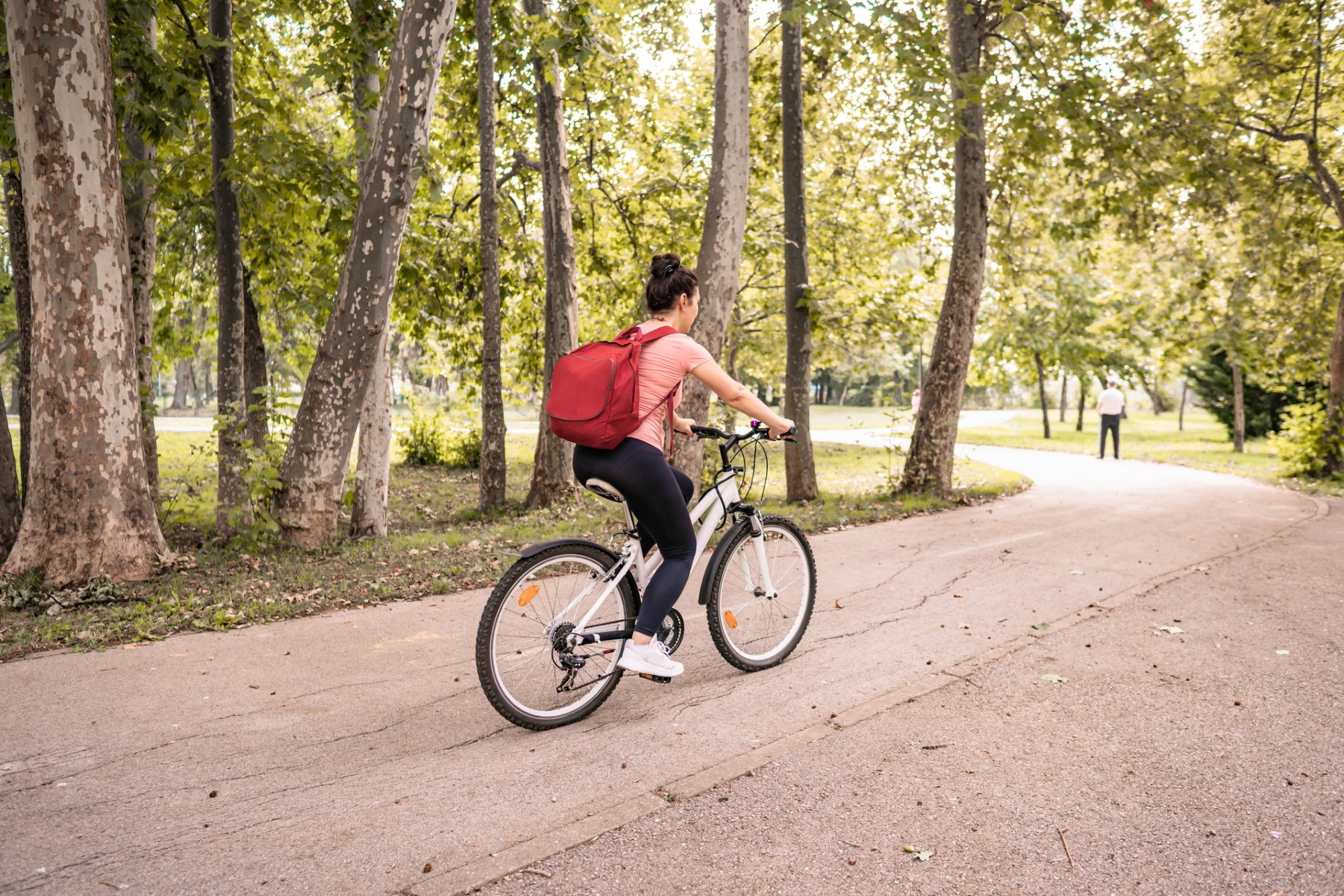 Vrouw die boete kreeg voor bellen op de fiets, krijgt geld terug: 'Terecht'
