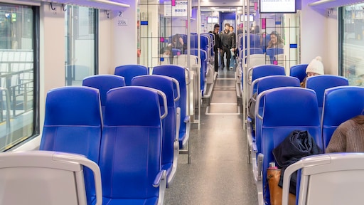 Bagage moet van stoel af in de trein, NS wil nieuwe regel invoeren