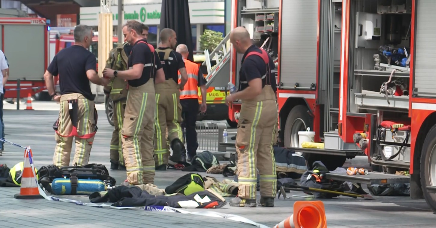 Doden en vermisten bij grote brand in gebouw in centrum Brussel
