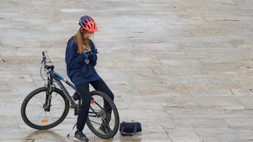 Jarenlang wilde niemand een fietshelm op, nu lijkt de knop om te gaan