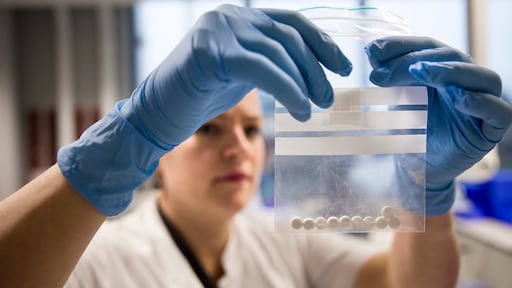 Wie koopt er online medicijnen? Nieuw onderzoek moet verborgen groep in beeld brengen