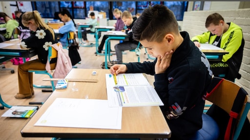 Zelfde toetsscore, ander advies: onderzoek toont invloed klasgenoten