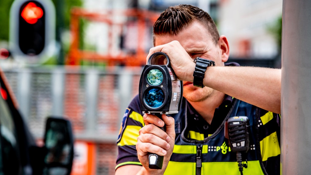 Straks strafpunten voor appen achter stuur en rijden onder invloed