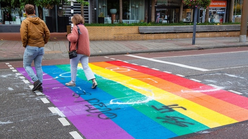 Regenboogsymbolen in 29 gemeenten doelwit van vandalen