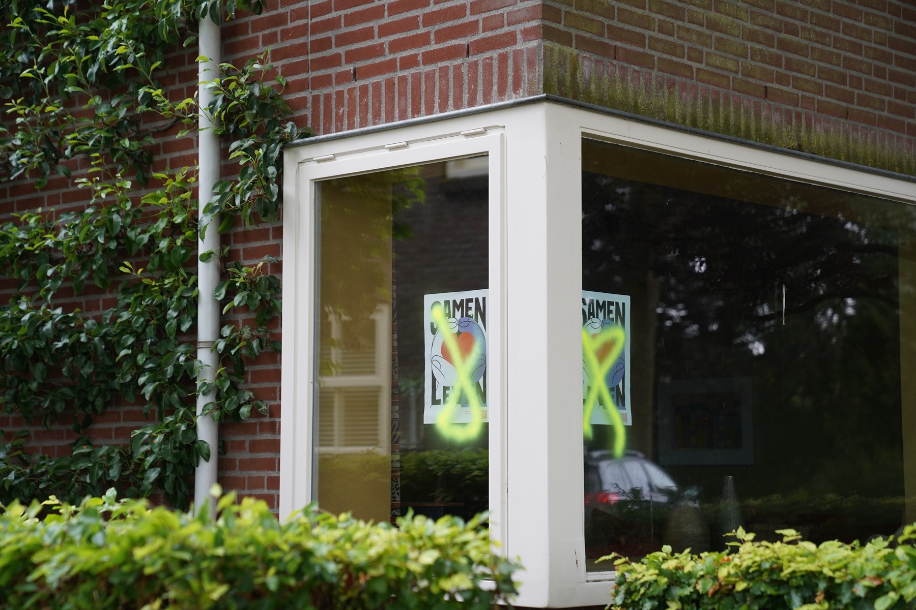 Poster Vluchtelingenwerk 'Samen Leven' veel vaker besteld na anti-azc bekladdingen