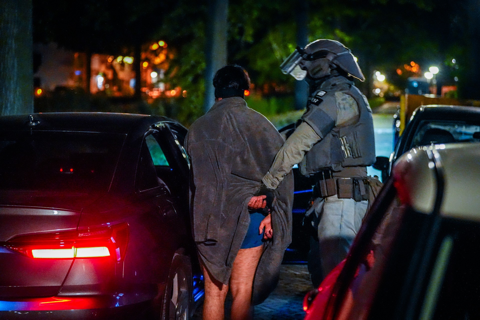 Drie mannen (16 tot 19 jaar) opgepakt in lopend terrorismeonderzoek
